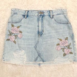 HOLLISTER destructed denim floral high rise skirt
